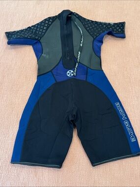 Body Glove women’s size 11 - 12 Wetsuit turquoise / royal blue / Black